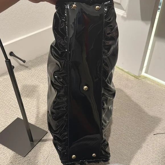 Gucci Black Patent Leather Tote Bag - Picture 6 of 10